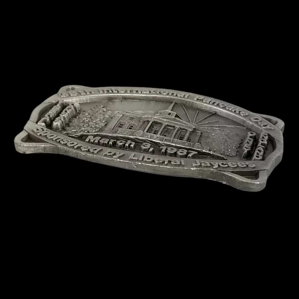 1987 International Pancake Day Belt Buckle Liberal Kansas‎ Olney England
